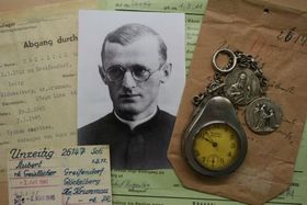 Uhr eines KZ-Opfers zurückgegeben