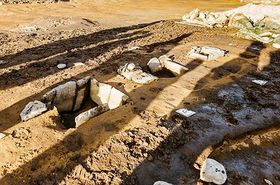 3000 Jahre alte Gräber unter der Autobahn-Baustelle