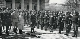 Im Sog der Großmacht