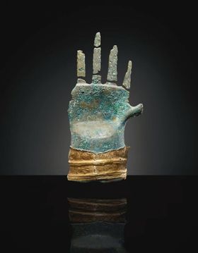 Eine geheimnisvolle Hand führt in die Bronzezeit