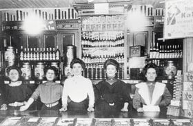 Die Geschichte der Frauen hinter der Ladentheke