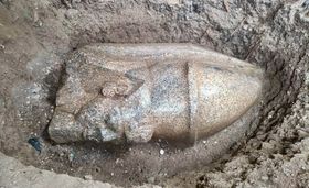 Ägypten: Archäologen finden zwei Königsstatuen von Ramses II.