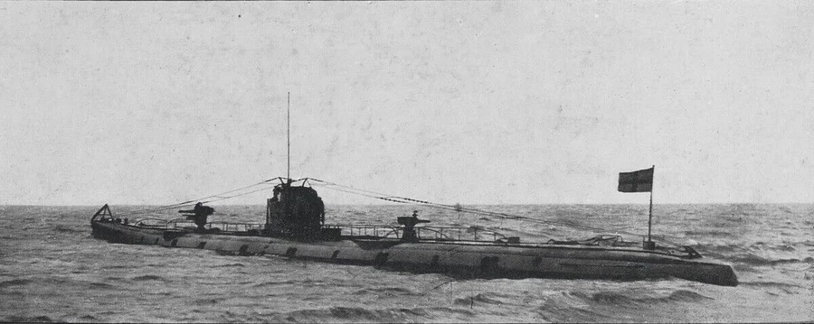Première_Guerre_mondiale_/_Guerre_sous-marine

Un_Unterseeboot_U_110__de_type_U_93_(construction_entre_1916_et_1918)_de_