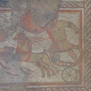 Ein Abschnitt des Mosaiks zeigt Hektor, den Prinzen von Troja, in seinem Streitwagen